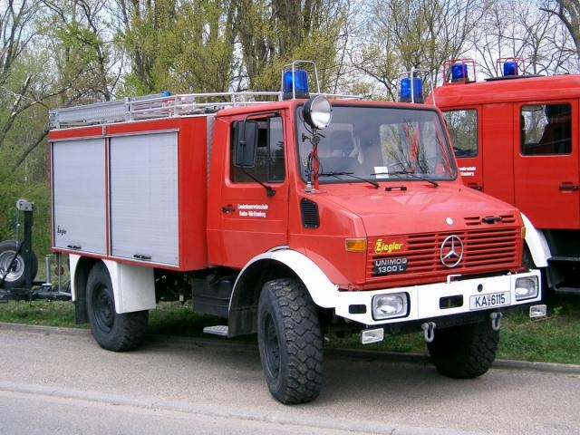 MB-Unimog-1300-FW-KA-Szy-100504-1.jpg - Trucker Jack