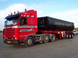 Scania-143-M-420-KISZ-3V-Transport-rot-1-(Jensen)