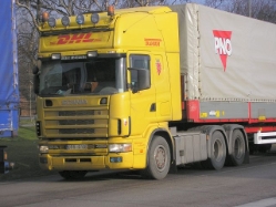 Scania-124-L-420-DHL-Wihlbog-100205-01
