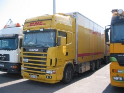 Scania-164-L-580-DHL-Posern-051208-01