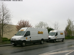 Iveco-Daily-II+MB-Sprinter-II-Hertz-130408-01