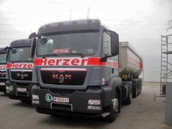 Herzer-310111-009