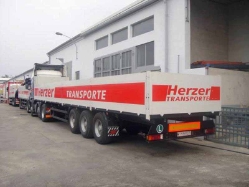 Herzer-310111-019