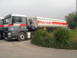 Herzer-310111-045