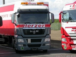 Herzer-310111-099