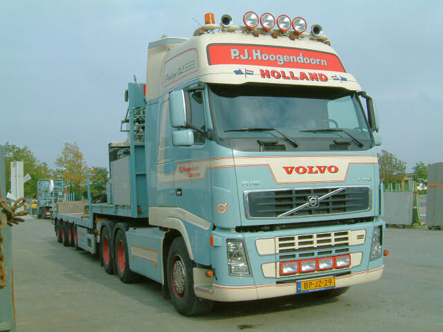 Volvo-FH16-610-Hoogendoorn-vMelzen-081206-02.jpg
