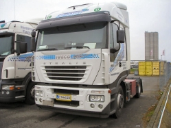 Iveco-Stralis-AS-440S43-weiss-Hensing-050606-01-FIN