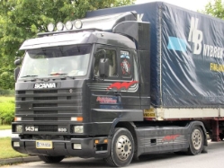 Scania-143-M-500-schwarz-Wihlborg-090905-01-FIN