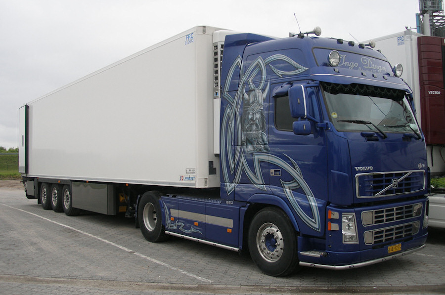 GR-Volvo-FH-blau-Holz-100810-01.jpg - Frank Holz