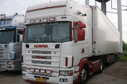 GR-Scania-164-L-480-weiss-Holz-120810-01