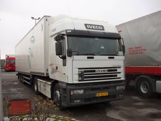Iveco-EuroStar-weiss-Holz-170205-01-NL.jpg