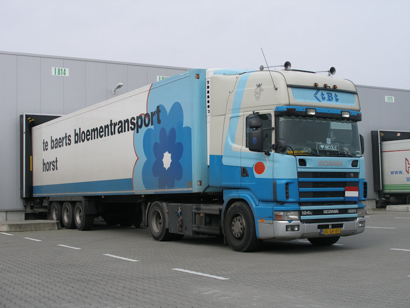 NL-Scania-124-L-420-te-Baerts-Holz-040608-01.jpg