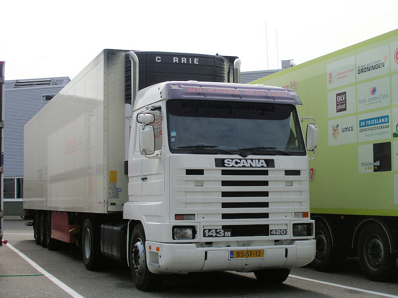NL-Scania-143-M-420-weiss-Holz-030608-01.jpg