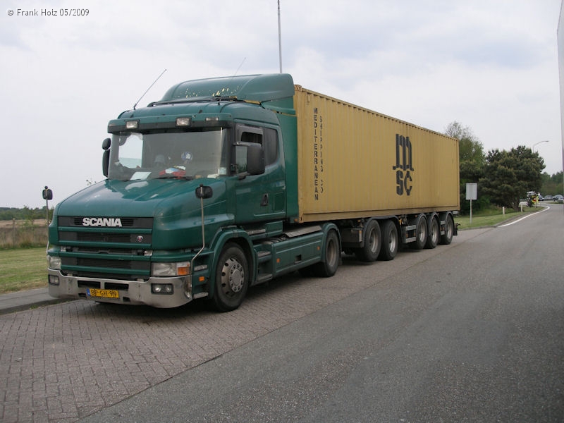 NL-Scania-4er-gruen-Holz-250609-01.jpg