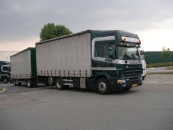 NL-Scania-124-L-420-vdVen-Holz-020608-01
