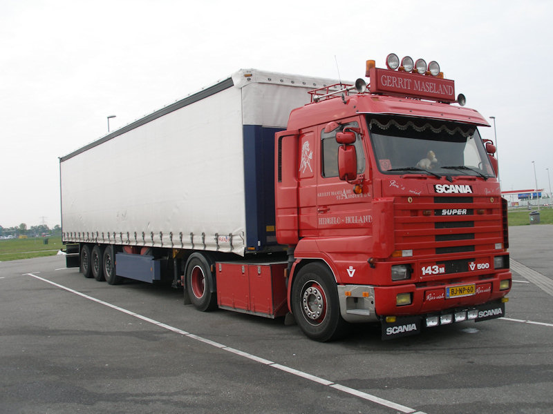 NL-Scania-143-M-500-rot-Holz-030608-01.jpg
