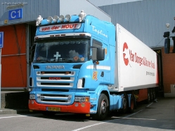 NL-Scania-R-500-vdHout-Holz-030709-02