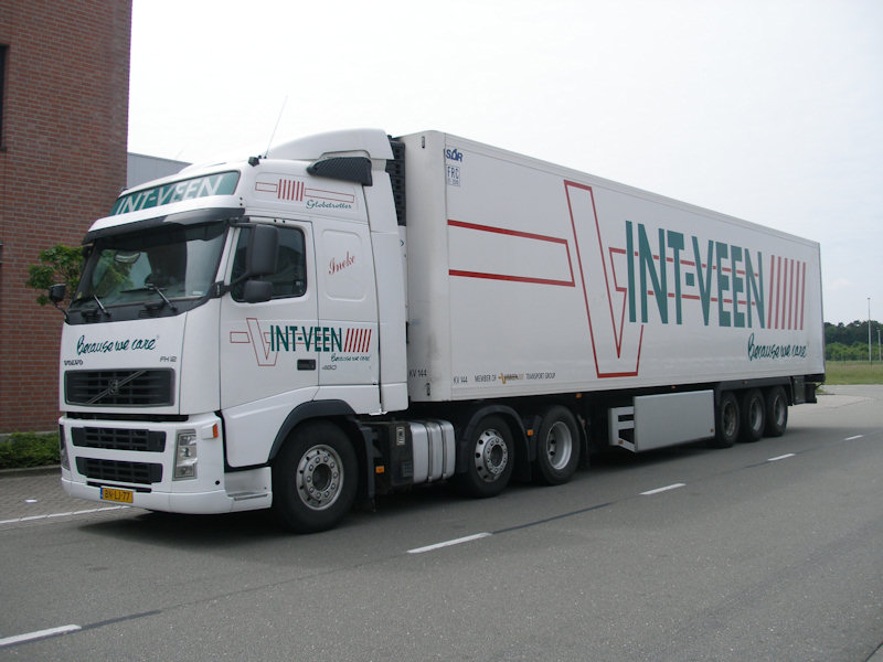 NL-Volvo-FH12-420-Int-Veen-Holz-020608-01.jpg