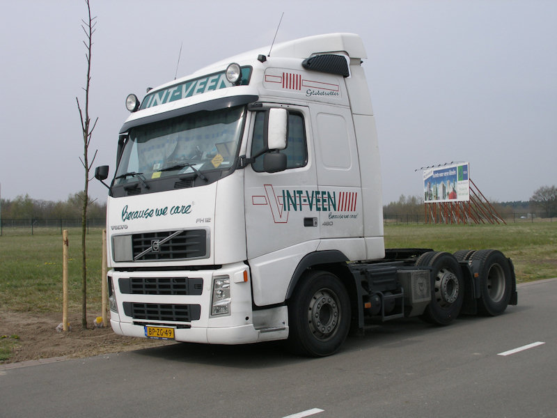 NL-Volvo-FH12-460-Int-Veen-Holz-040608-01.jpg