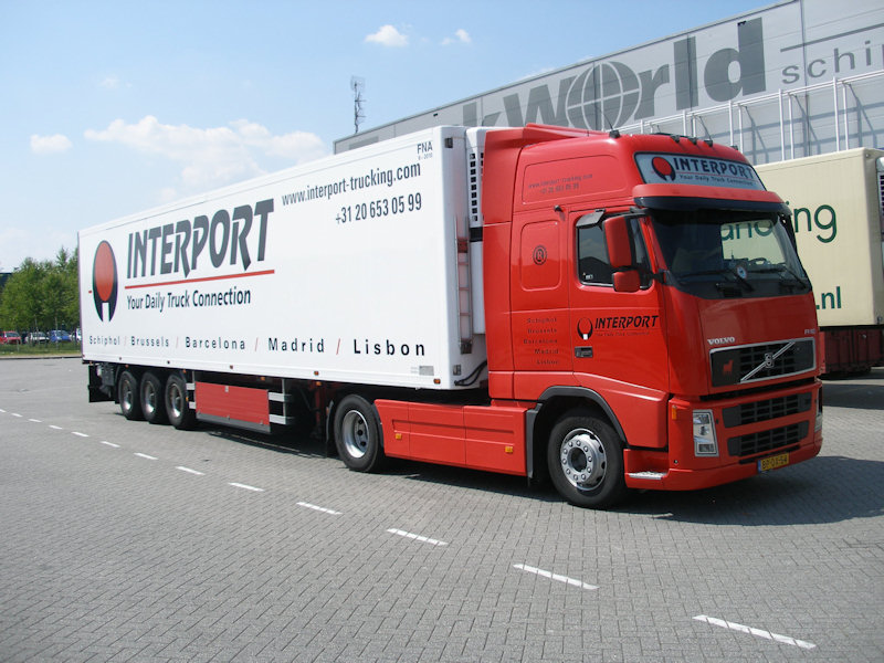 NL-Volvo-FH12-Interport-Holz-030608-01.jpg