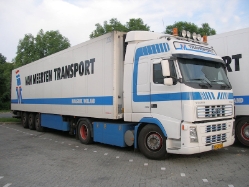 NL-Volvo-FH12-460-van-Meerten-Holz-040608-01