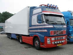 NL-Volvo-FH12-Slik-Holz-030608-01