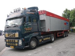 NL-Volvo-FH12-van-Pijkeren-Holz-020608-01