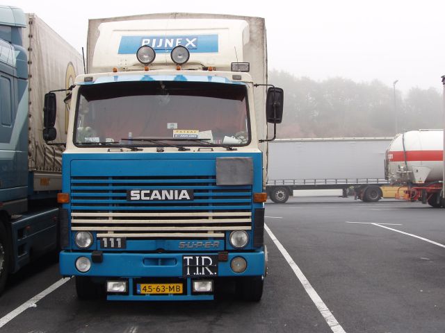 Scania-111-Pijnex-Holz-051005-01-NL.jpg
