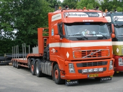 NL-Volvo-FH-Klinkspoor-Holz-010709-02