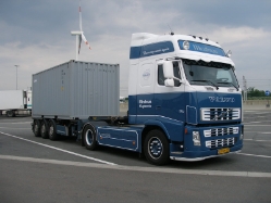 NL-Volvo-FH-Meulman-Holz-020608-01