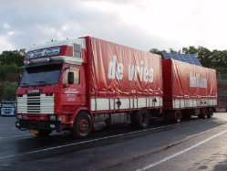 Scania-113-M-380-de-Vries-Holz-080607-01-NL