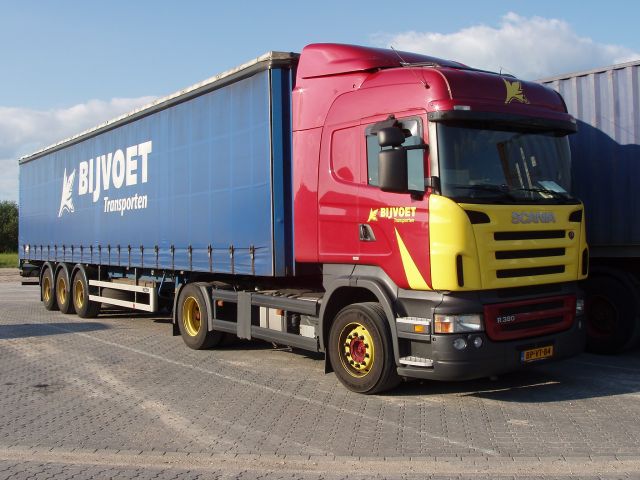 Scania-R-380-Bijvoet-Holz-090805-01-NL.jpg