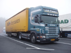 Scania-124-L-420-Timmer-Holz-151105-01-NL