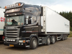 Scania-R-500-Hacken-Holz-090805-01-NL