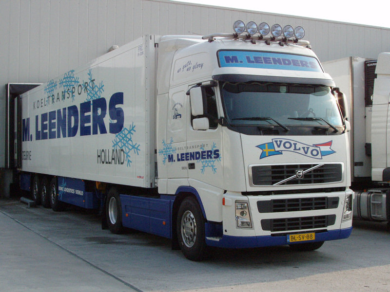 Volvo-FH12-500-Leenders-Holz-240807-01-NL.jpg