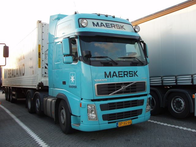 Volvo-FH12-Maersk-Holz-090805-01-NL.jpg