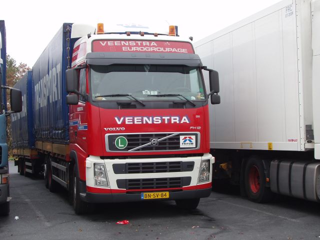 Volvo-FH12-Veenstra-Holz-181105-01-NL.jpg