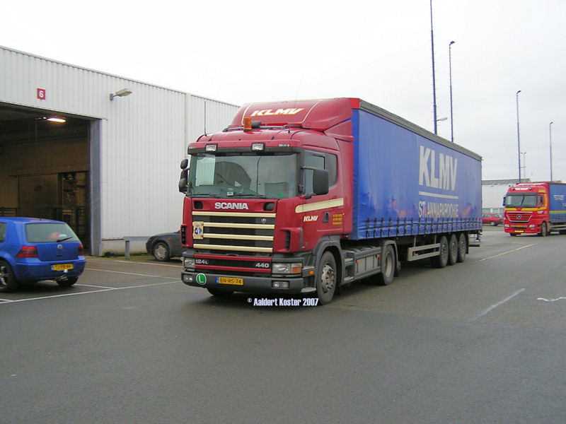 Scania-124-L-440-KLMV-Koster-070407-01-NL.jpg