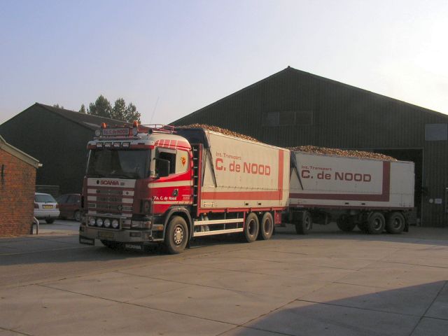 Scania-144-L-530-de-Nood-Koster-151104-1-NL.jpg