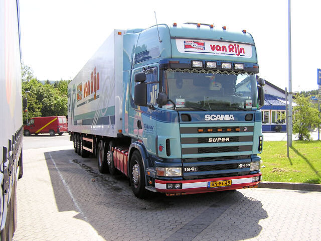 Scania-164-L-480-vRijn-Koster-071106-01-NL.jpg