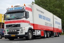 NL-Volvo-FH12-380-van-der-Velden-vMelzen-070708-01