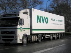 Volvo-FH12-NVO-Schoenmaker-Wihlborg-281204-01-NL