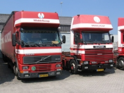 VOlvo-Fh12-Scania-113-M-320-Middelkoop-Bocken-250705-01-NL