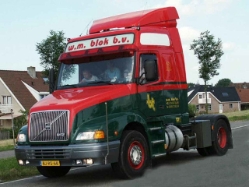 Volvo-NH12-Blok-Klanderman-291106-01-NL