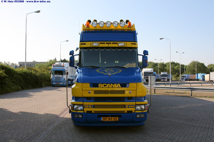 NL-Scania-164-L-580-gelb-blau-210508-04.jpg
