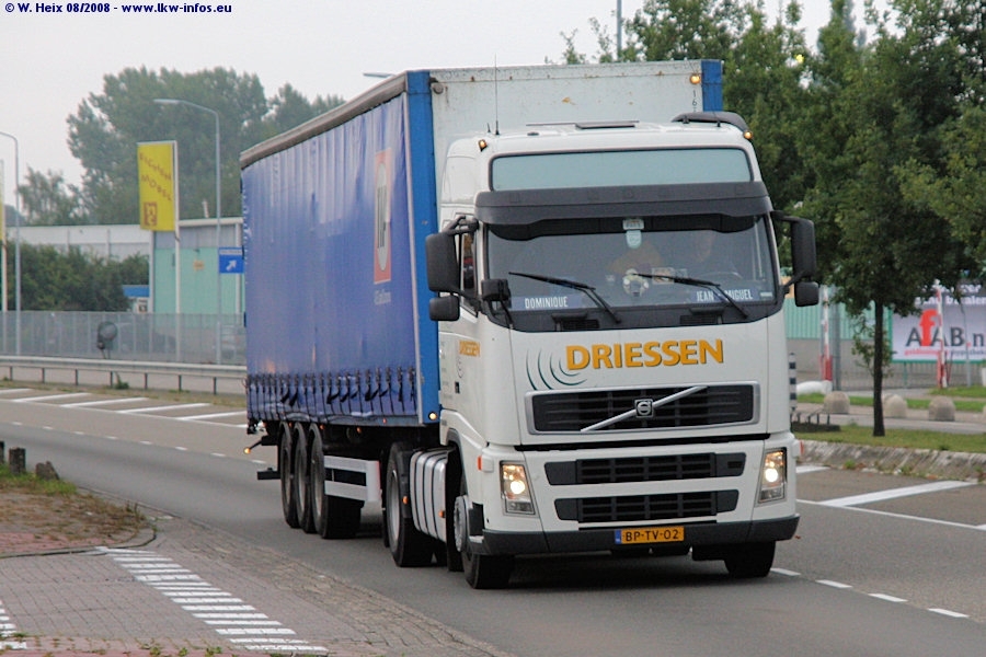 NL-Volvo-FH12-420-Driessen-290808-01.jpg