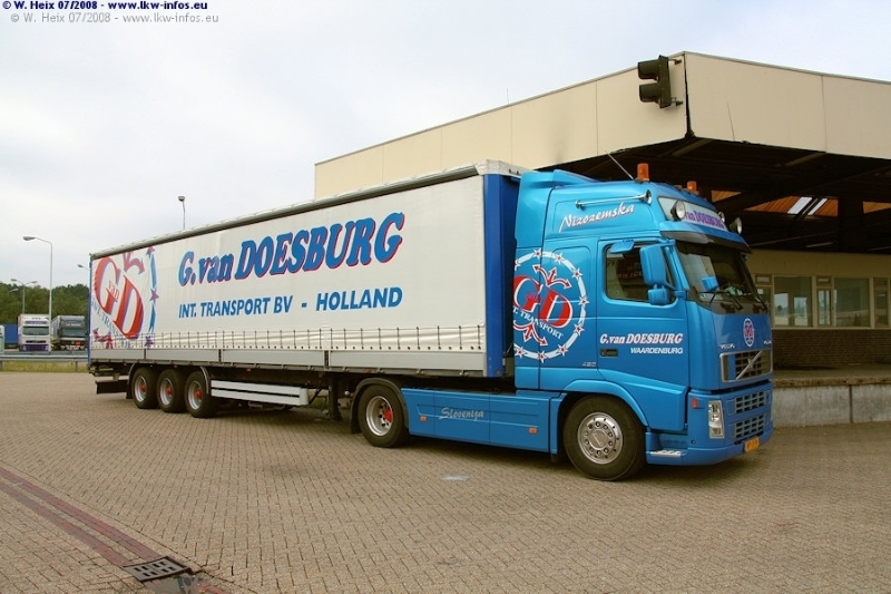 NL-Volvo-FH12-420-van-Doesburg-060708-05.jpg