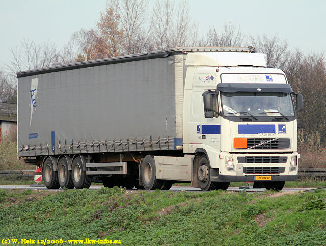 Volvo-FH12-420-ex-Cabooter-021206-01-NL.jpg