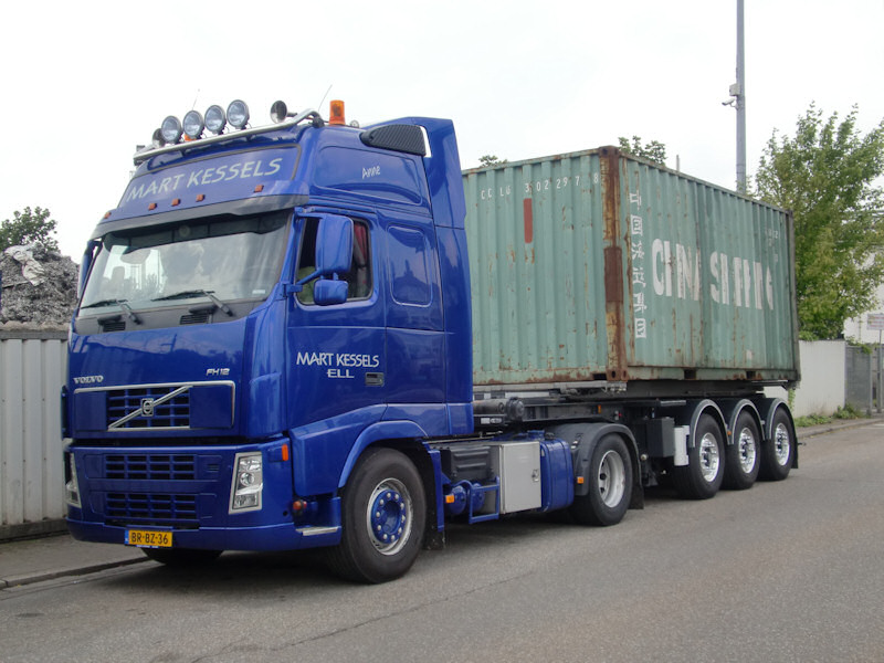 NL-Volvo-FH12-Kessels-DS-260610-01.jpg - Trucker Jack