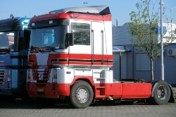 NL-Renault-Magnum-II-weiss-Holz-150810-01